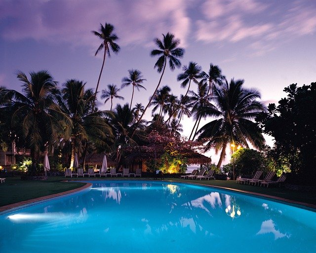 hotel de luxe avec piscine dans la Caraïbe