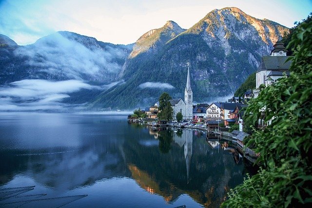 village Hallstatt en Autriche