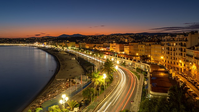 Ville de Nice le soir